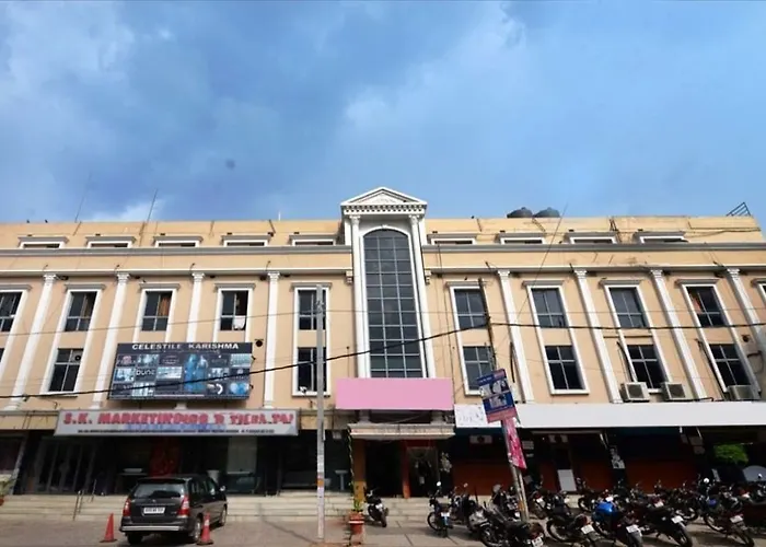 Oyo Rooms Sri Nagar Colony