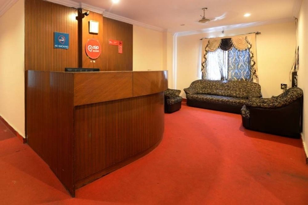 Hotel Oyo Sri Nagar Colony