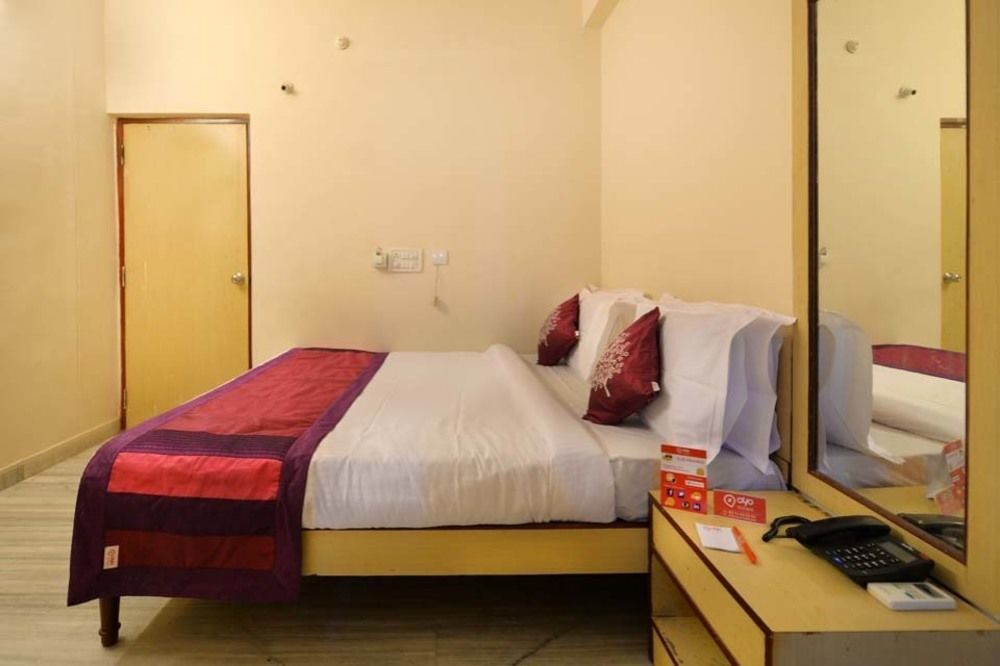 Oyo Sri Nagar Colony Hotel Hyderabad